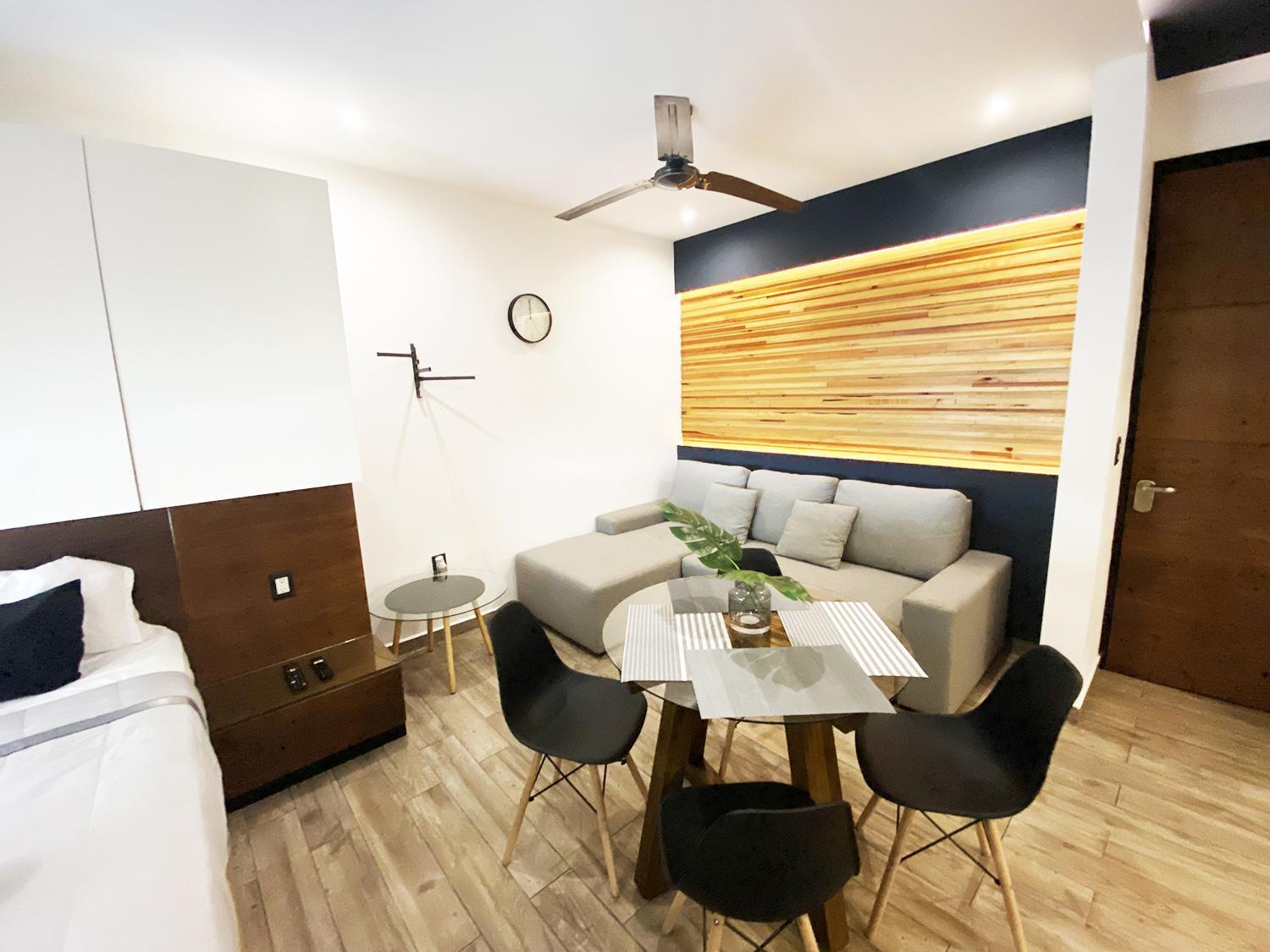 Apartment Workspace-reliable Wifi-ac Close To Everything