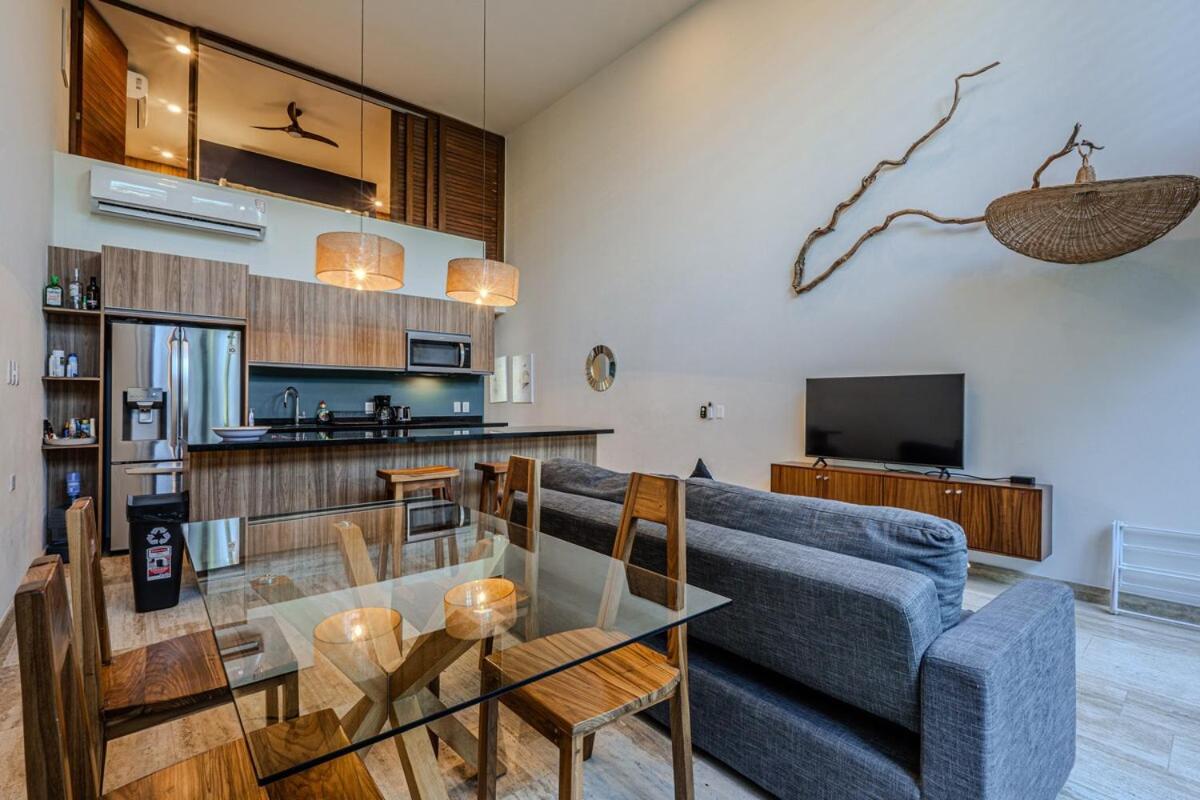 Apartment Lux Awa Golf, Pool, Gym, Walkable ! *