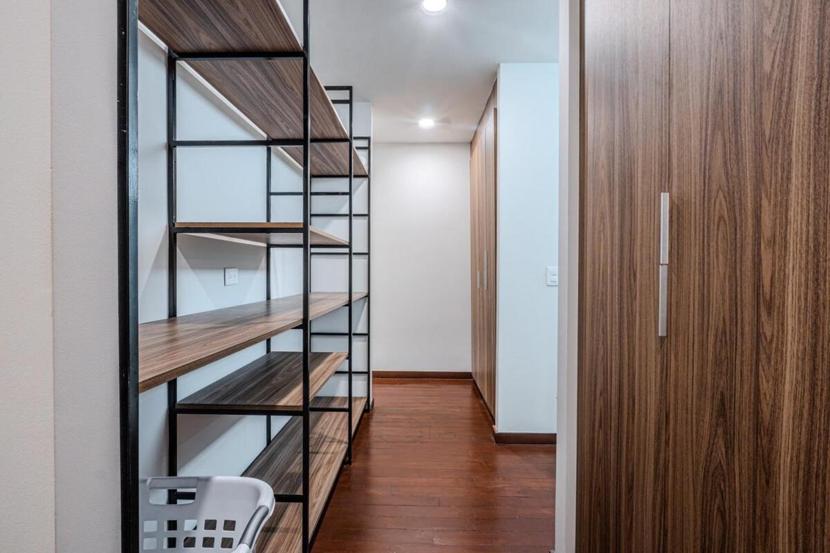 Lux Awa Golf, Pool, Gym, Walkable ! *