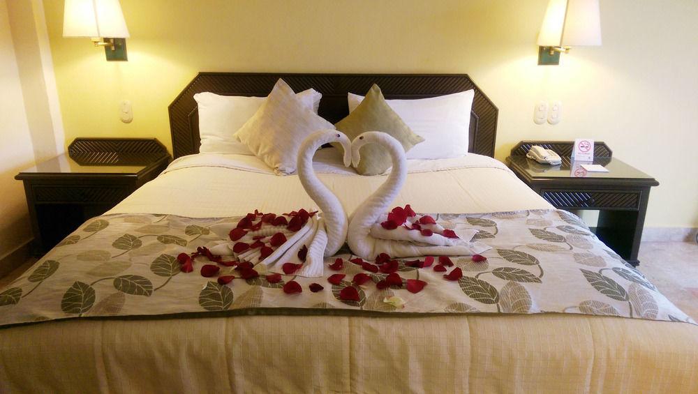 Hotel Itzaes 3*