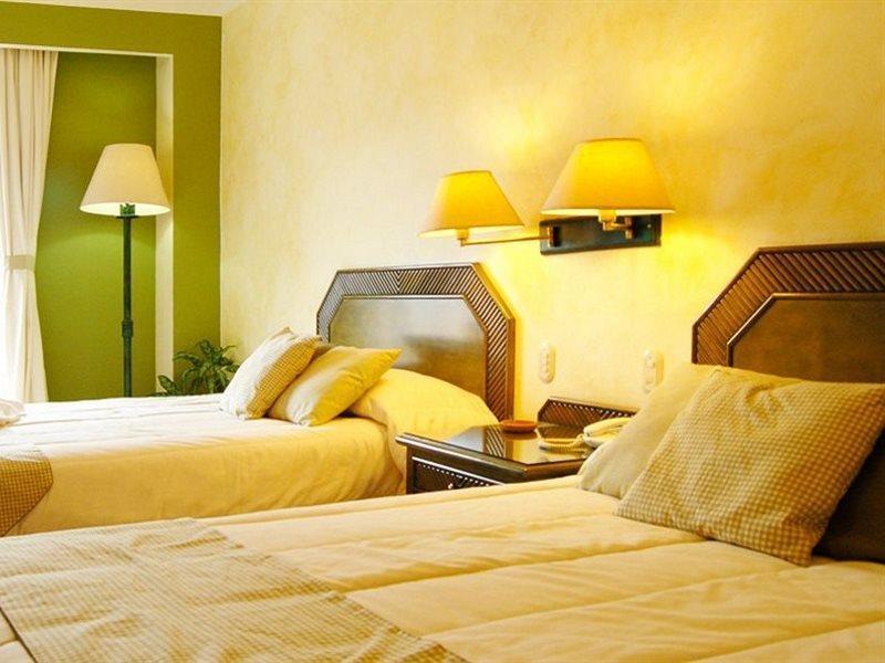 Itzaes Hotel