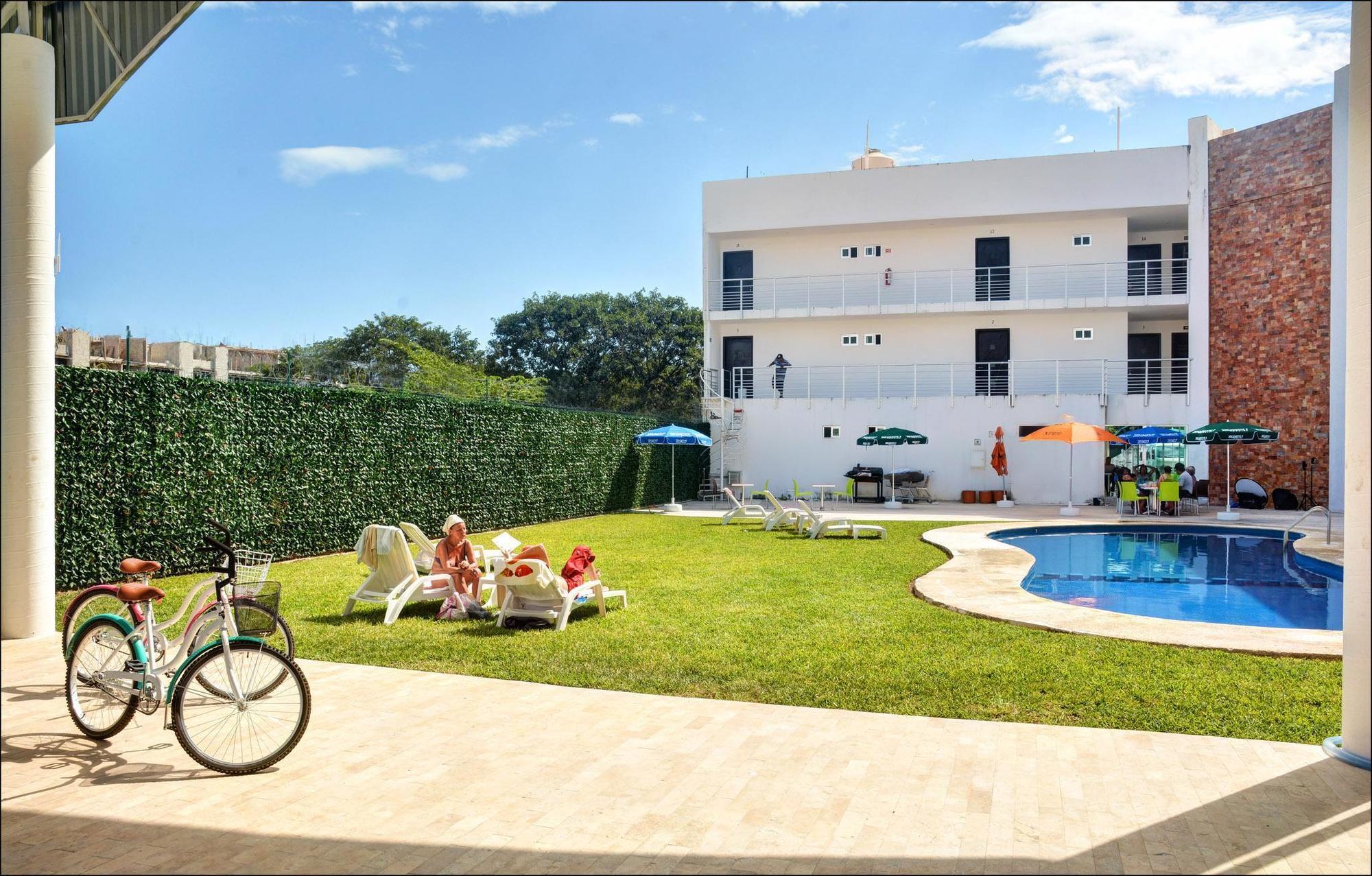 Playa Encantada Aparthotel 3*