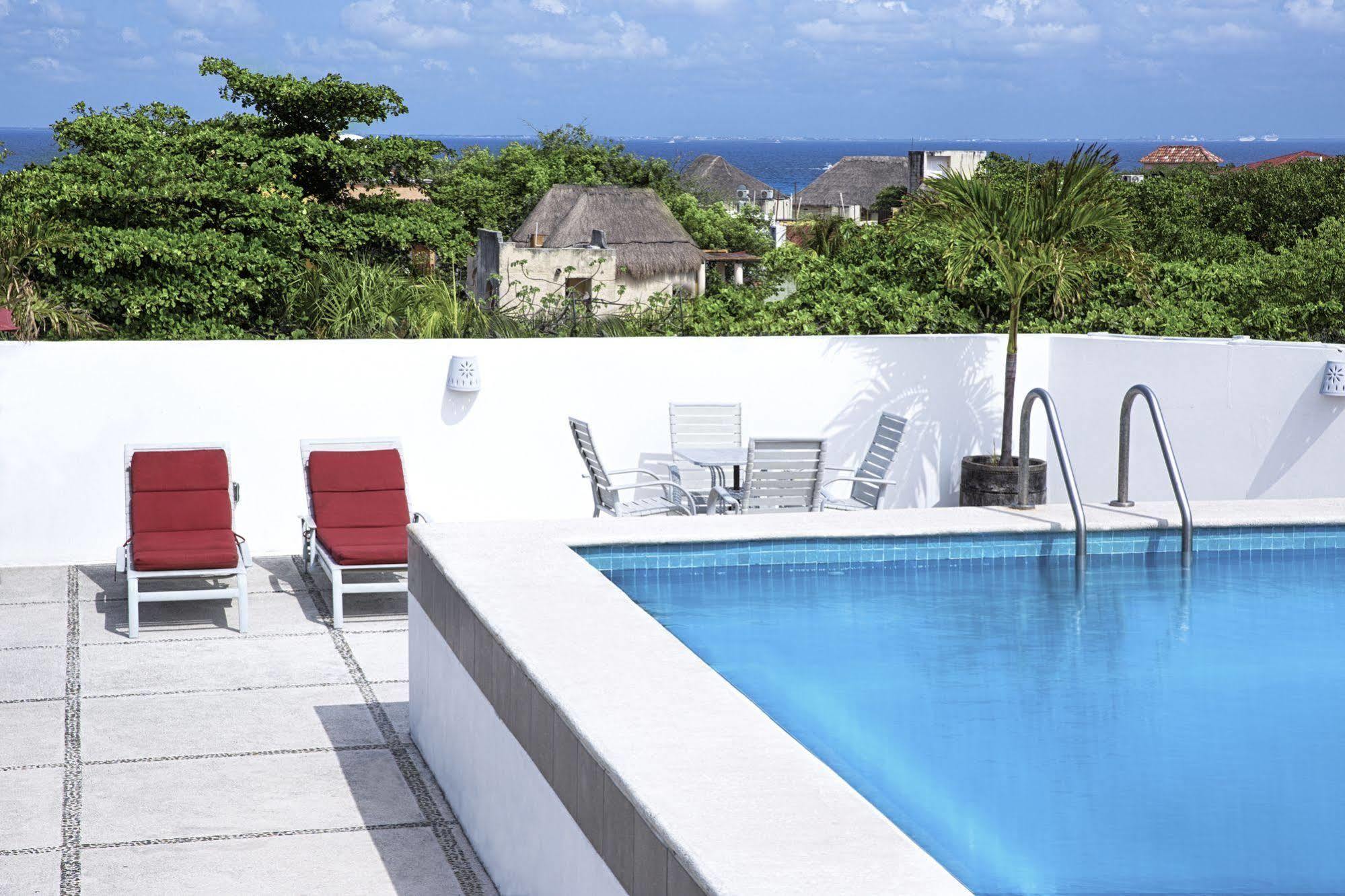 Itzaes Hotel