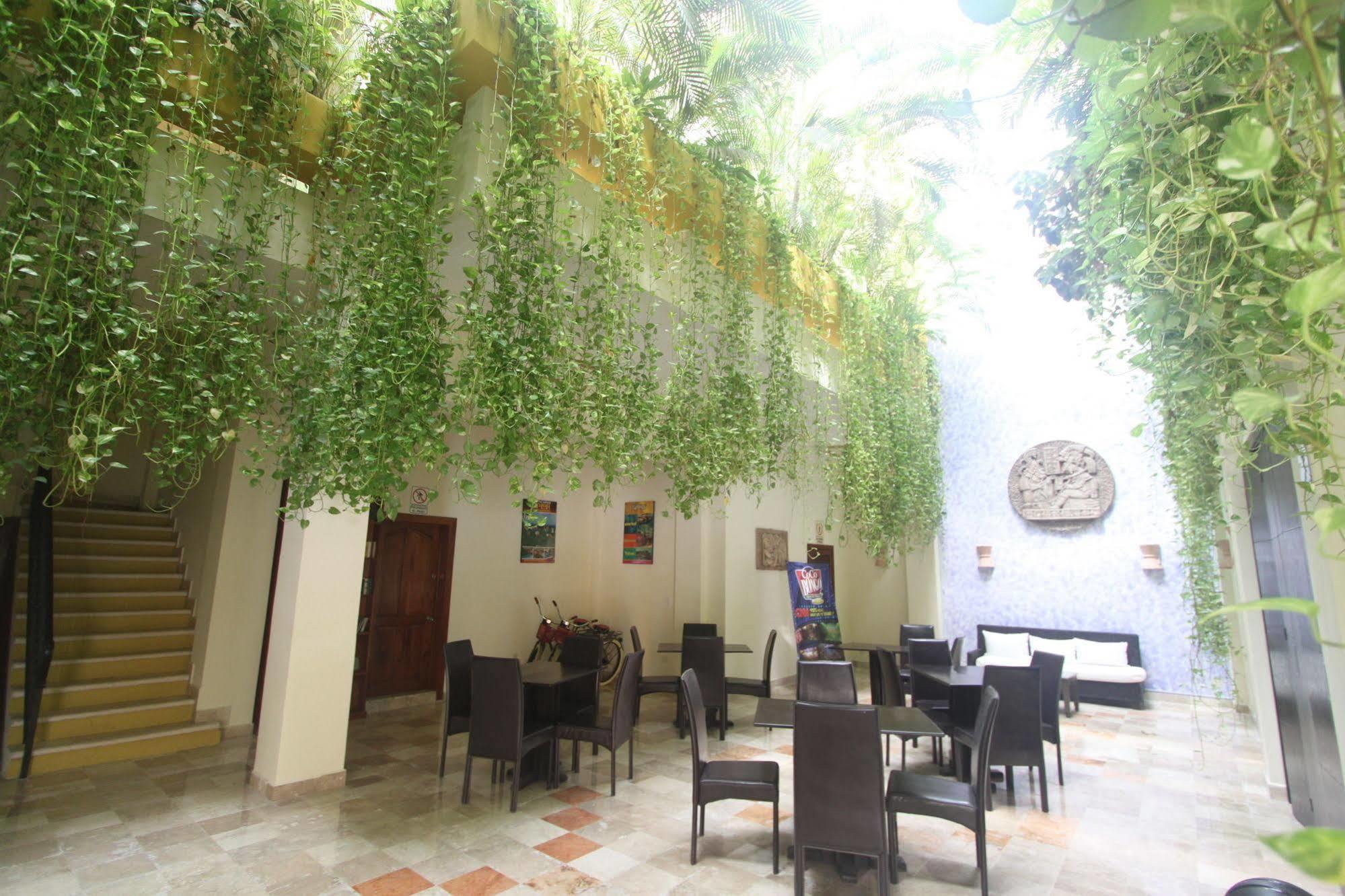 Itzaes Hotel
