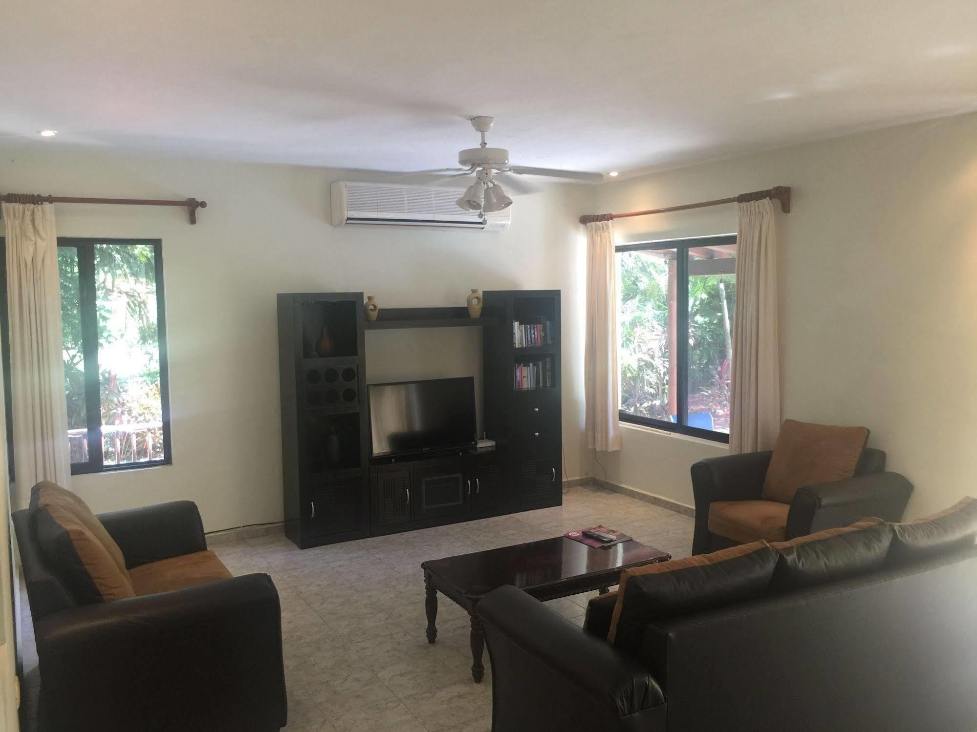 Bed & Breakfast Oasis Boutique