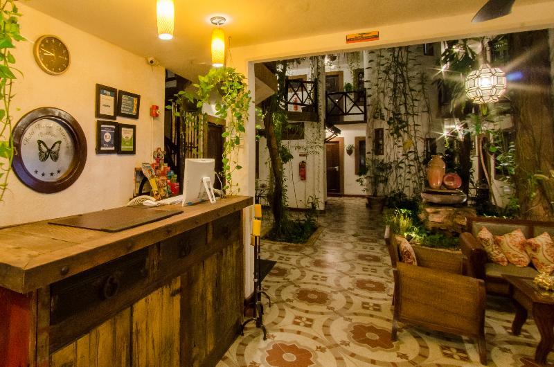Mariposa Boutique - 5th Avenue Hotel