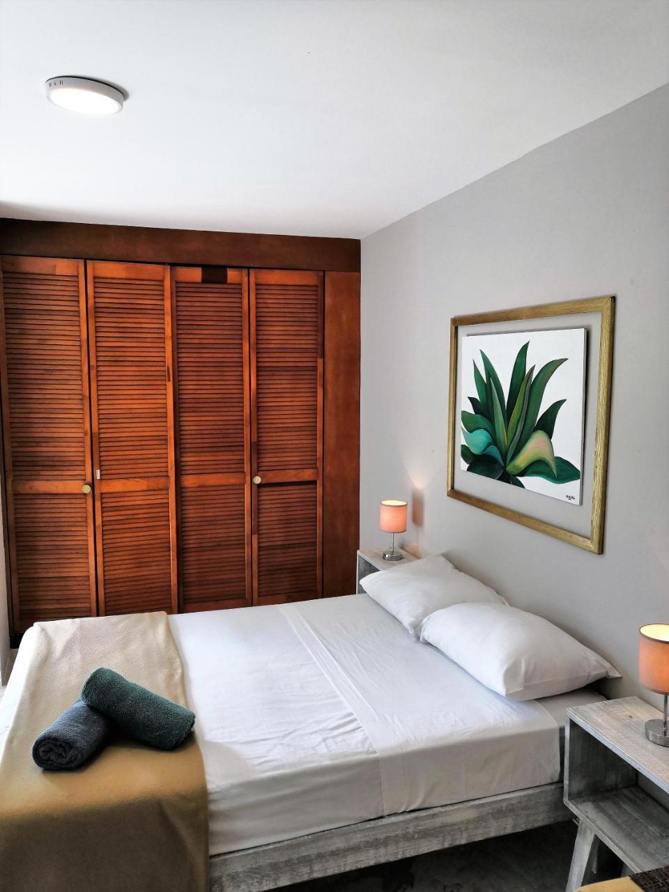 & 28 * Playa del Carmen