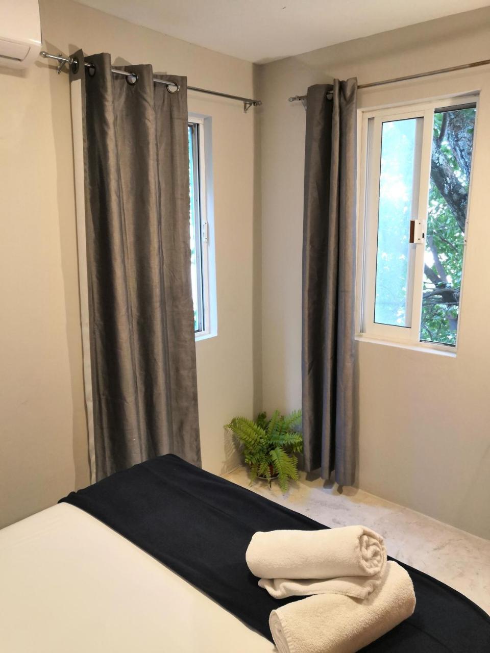 Apartment & 28