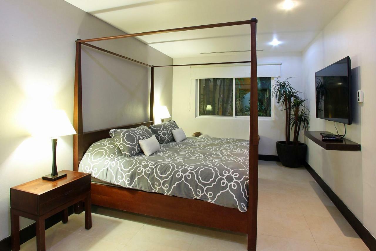Pueblito Escondido By Hola And Land *
