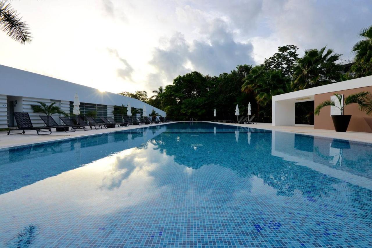 Deluxe Beachside, Private Beach Club And Golf Apartment