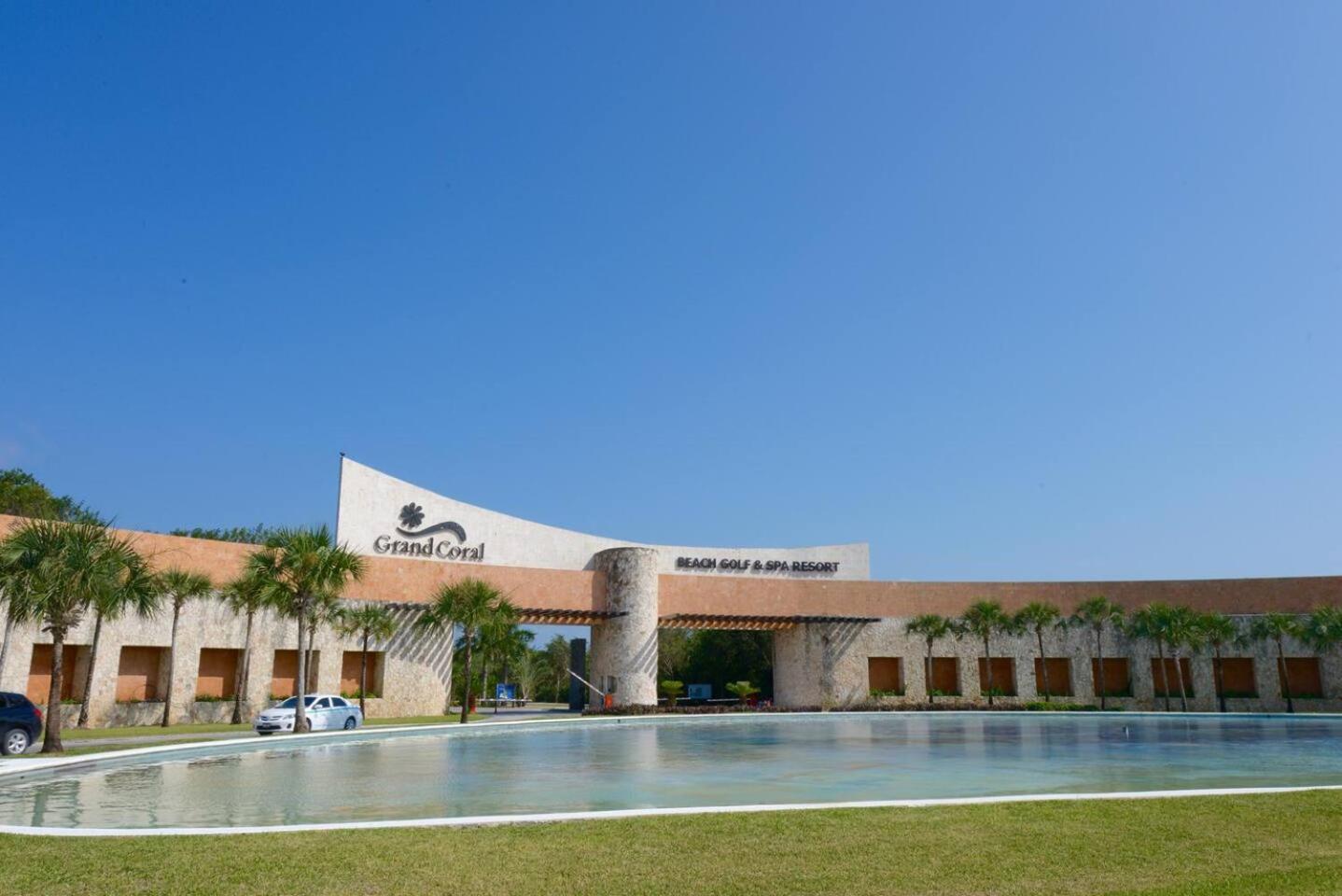Apartment Deluxe Beachside, Private Beach Club And Golf Playa del Carmen