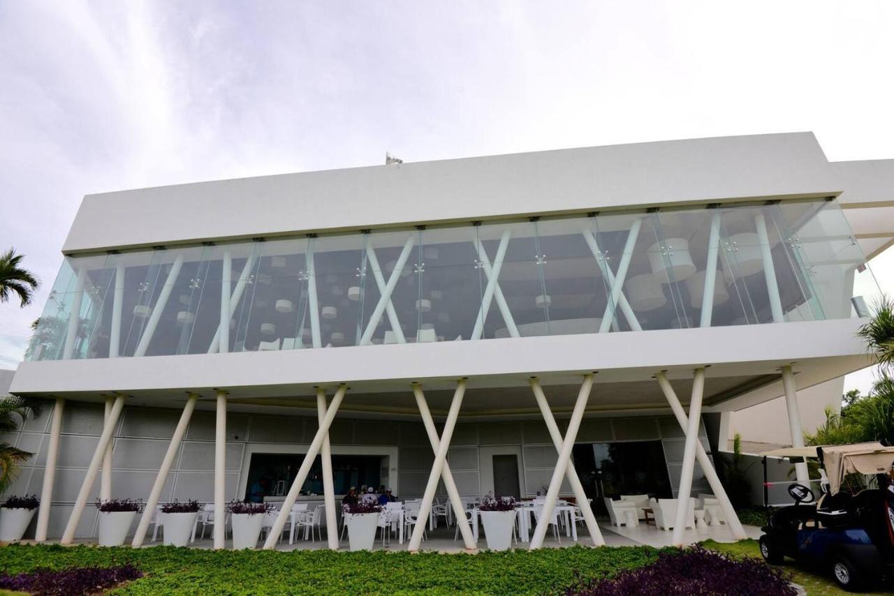 Deluxe Beachside, Private Beach Club And Golf