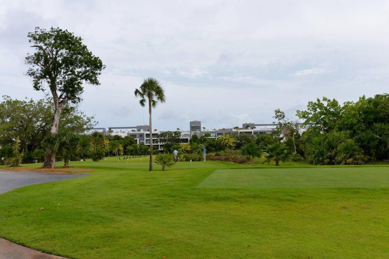 Deluxe Beachside, Private Beach Club And Golf Apartment