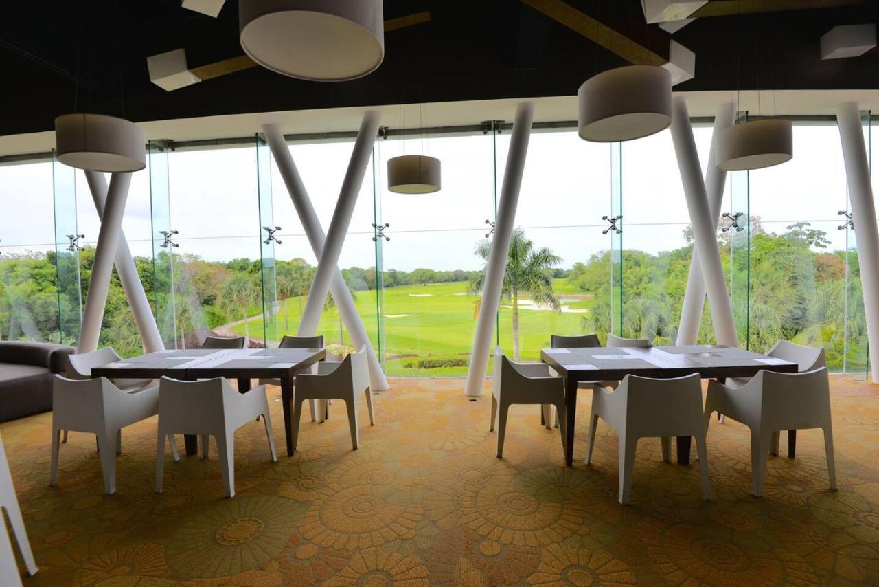 Deluxe Beachside, Private Beach Club And Golf Apartment Playa del Carmen