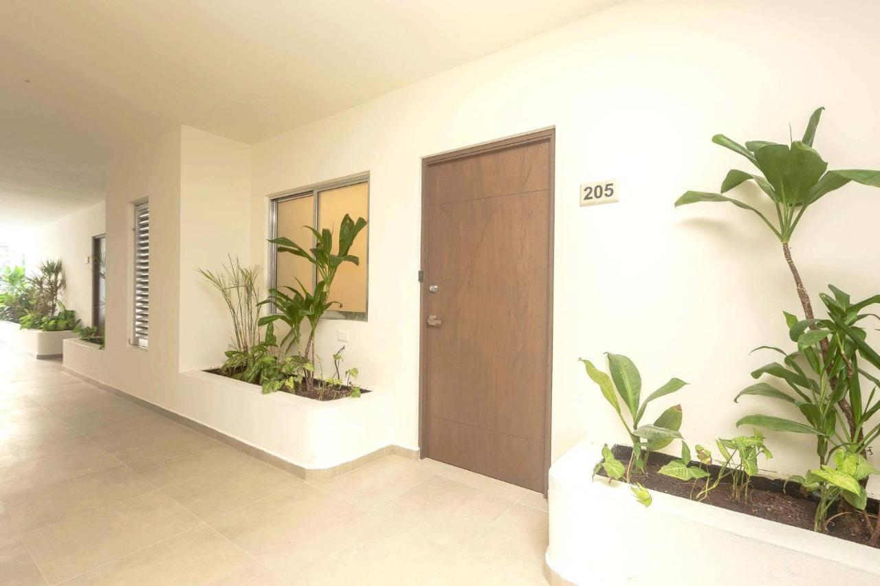Holiday home One Br Great Location, Large Roof Pool With Beautiful Views, Gym Included!