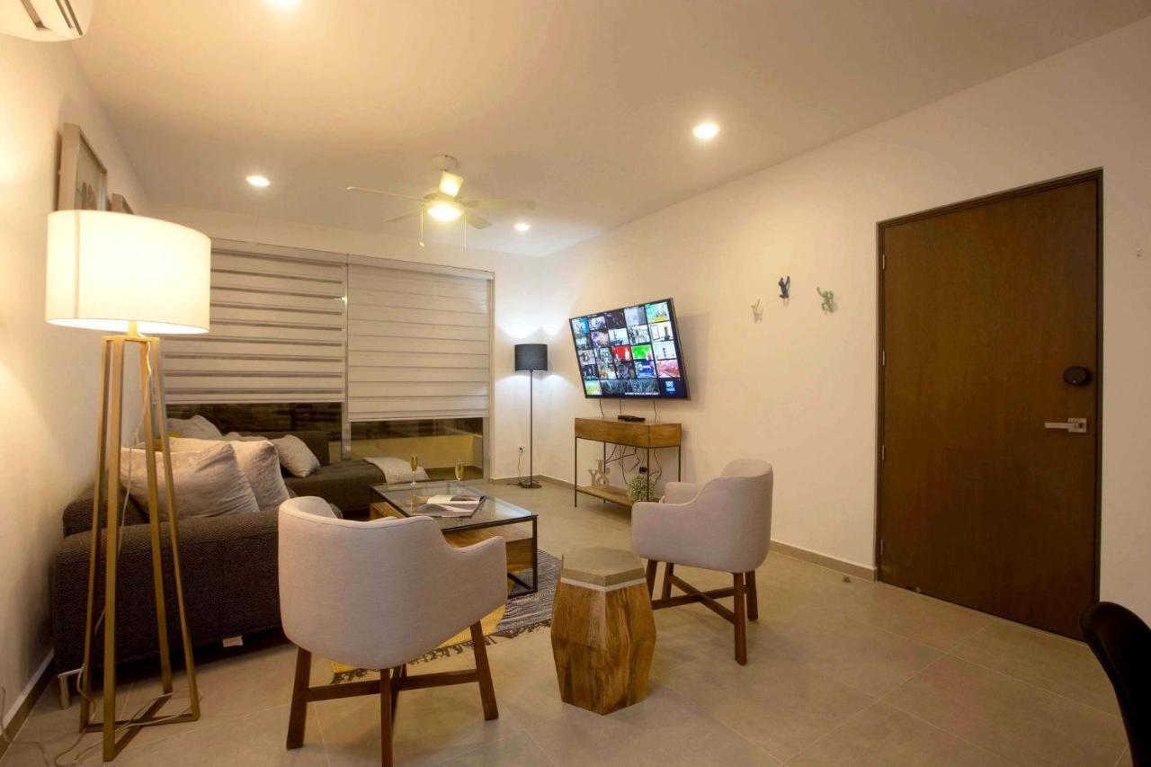 One Br Great Location, Large Roof Pool With Beautiful Views, Gym Included! Holiday home *