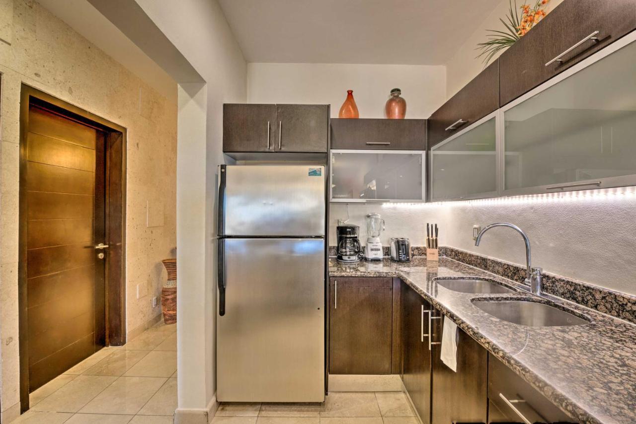 Apartment Beachfront With Pool Access! *