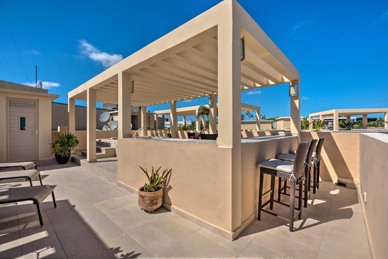 Beachfront With Pool Access! Apartment