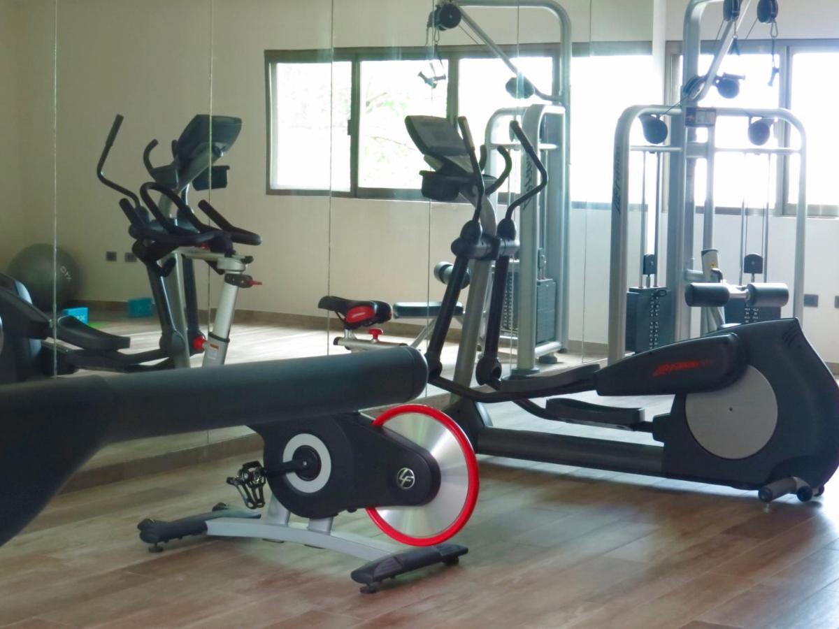 Hotel Palmarena & Residences - Long Comfort With Parking, Sauna, Gym & Pool - Steps From 5th Avenue