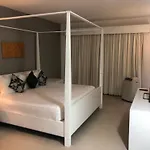 Aldea Thai By Oceanfront