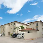 Condo Sol 6 - 3 Bedroom Condo Only 1 Block From Coco Beach - At Luna Maya Condos