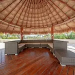 Condo Sol 6 - 3 Bedroom Condo Only 1 Block From Coco Beach - At Luna Maya Condos