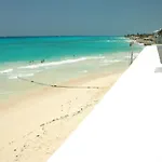 Casita Azul Oceanfront 1 Bed Condo Pms6