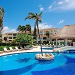 Perfect For Families Wonderful Beach Refreshing Pool And Pool Bar Xh7122