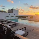 5Th Avenue Aparment
