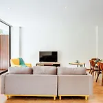 Incredible Oceanview Roof Lounge, Apartment Units 2 Blocks To Beach