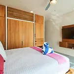 Stunning Two-Level Apartment Playa Del Carmen Infinity Swimming Pool & Rooftop Great Amenities