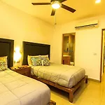 Breathtaking 2 Bedroom, Private Terrace Bbq