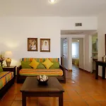 Las Palmas Condominio