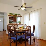 Las Palmas Condominio