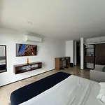 Midtown 2 By Chez Alam