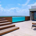 New Pool View Cozy Apartment / Jacuzzi, Gym & Pool