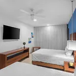 Anah Downtown, A Few Steps From The Beach And The 5Th Avenue.