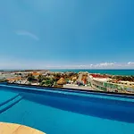 One Paralia 405