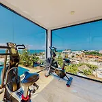 One Paralia 405