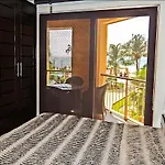 Faro 201 Beachfront Apartment With Ocean View, Close To 5Th Av