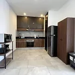 Fast Wifi/5 Min Beach/Private Parking