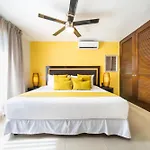 2 Bedroom Penthouse With Private Jacuzzi Next To Fifth Avenue And Beach - Plaza Paraiso A203