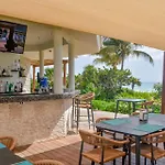 Luxurious Hideaway With Private Beach Access