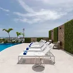 Dep Luxury With Pool