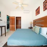 Beachfront Penthouse With 3 Bedrooms & Ocean View - Las Nubes