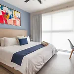 Luxury Condo 1Br Kitchen Ac Gym Pool Cine 100Mb