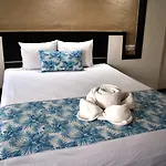 5TH AVENUE Beach Energy Hotel