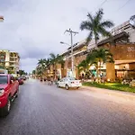 2Br Apart Steps From Mamitas Beach And 5Th Av
