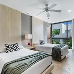 Tourist Luxury Apartment Dowtown