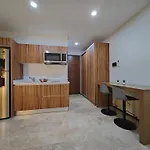 New! Beautiful Studio Steps Away From 5Th Av & Beach -Gym - Pool By Yeah